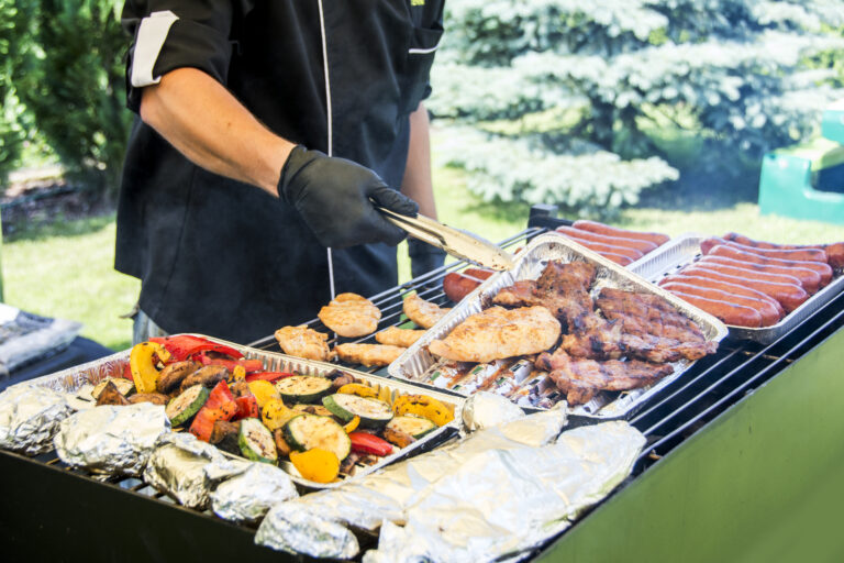Grill z obsługą